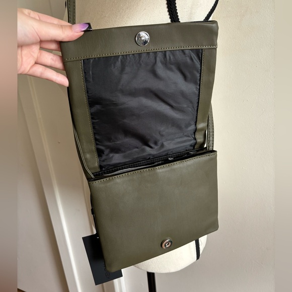 Kendall & Kylie army green crossbody purse. Brand new with tag, unworn. - Picture 3 of 5
